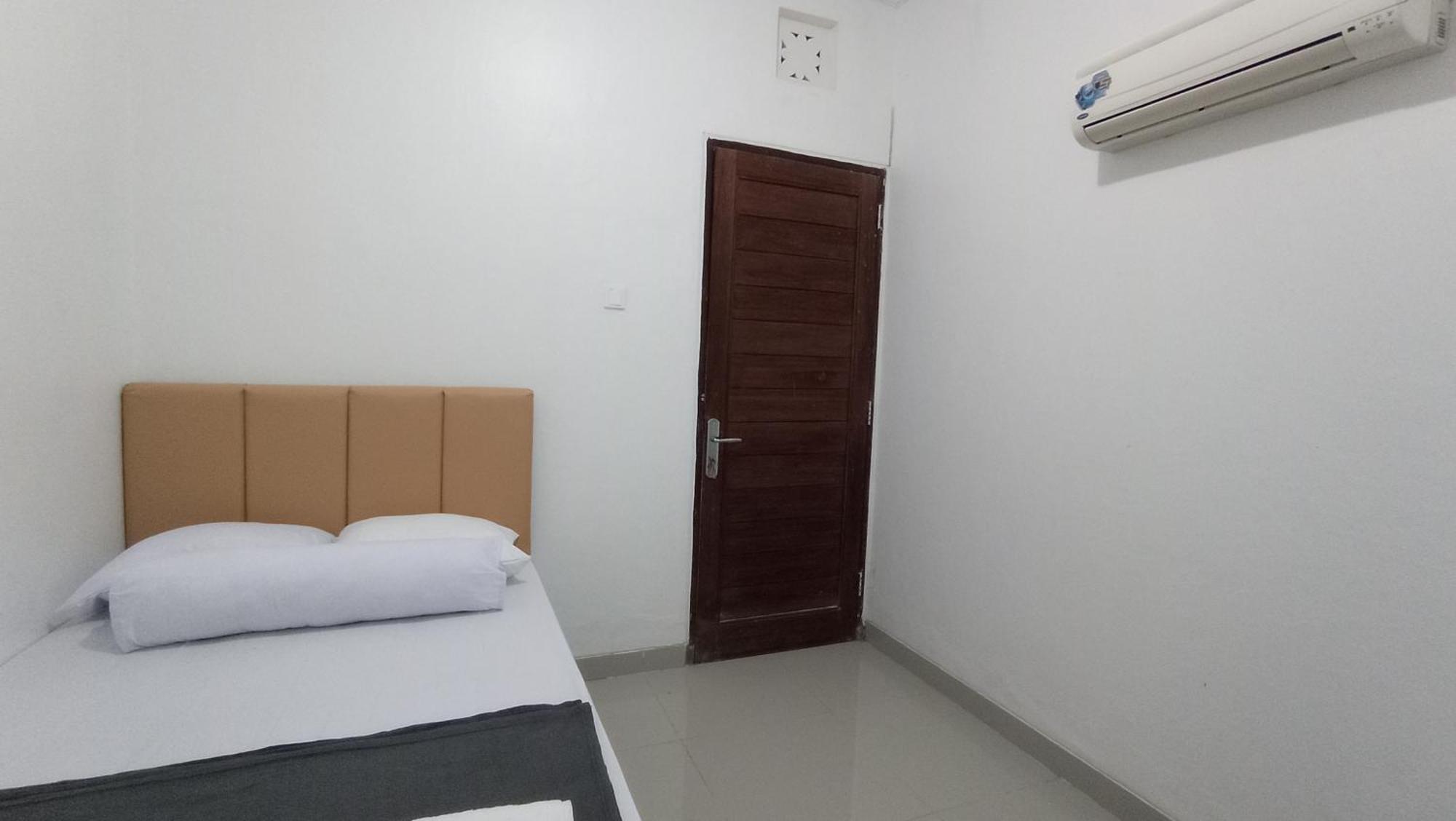 Neny'S Homestay Saba Exterior photo